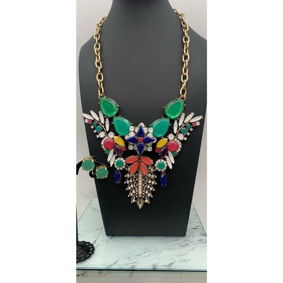 Beautiful ANNA & AVA Multi Color Rhinestone Statement Bib Necklace & Earrings - Picture 2 of 7